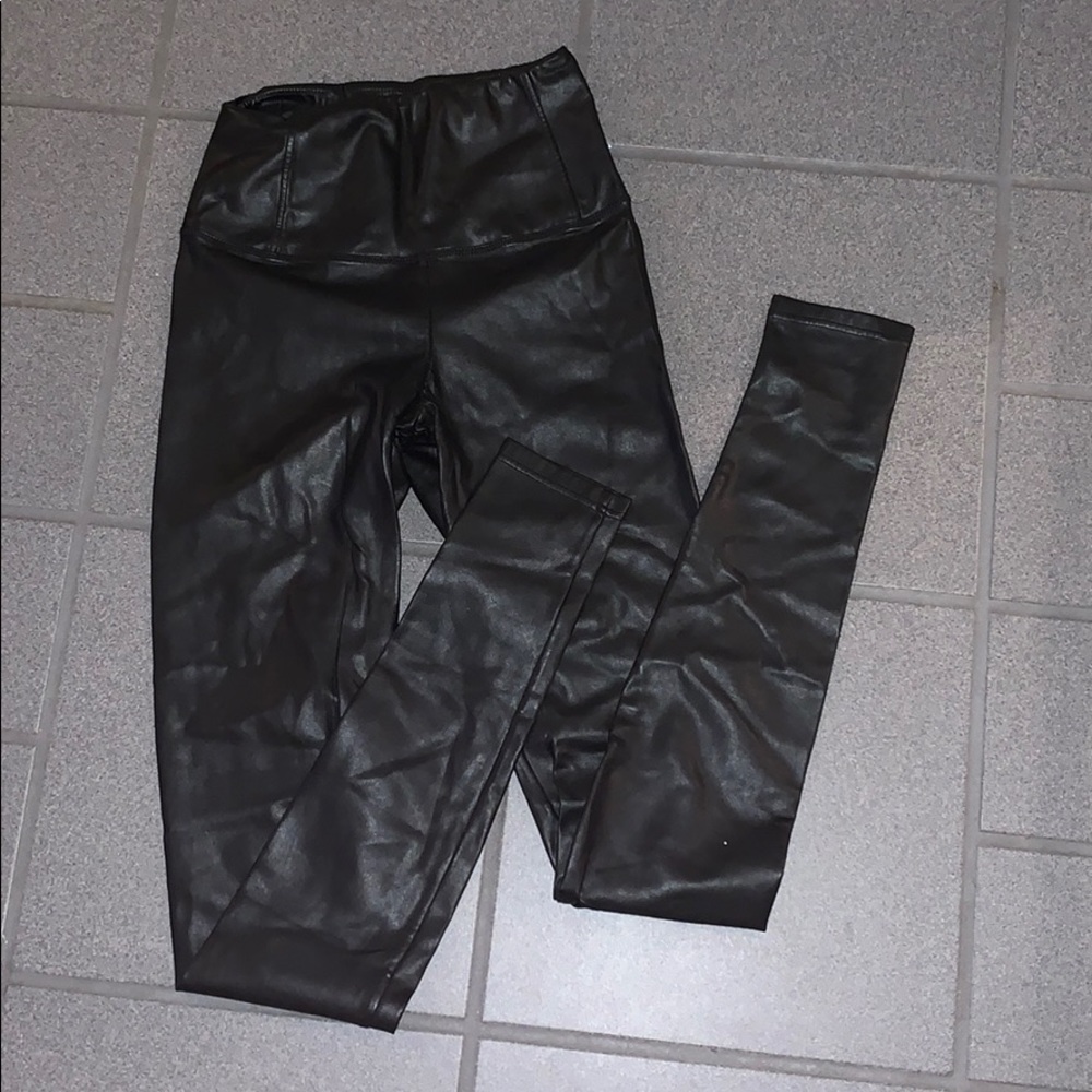 Daria vegan leather leggings